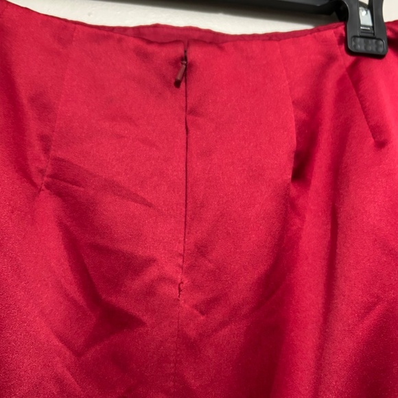David's Bridal Red Pencil Skirt 10 Silky Satin Christmas Office Holiday Party - Picture 3 of 10